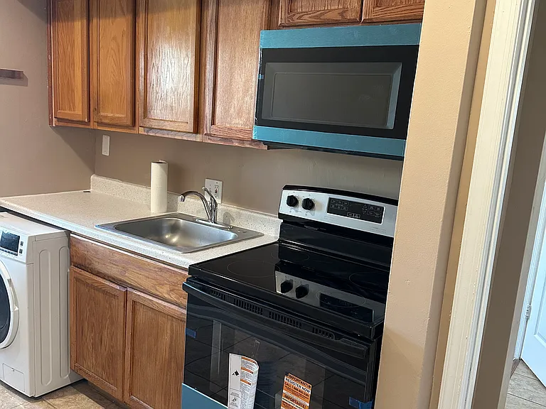 1449 Olive St NE #4 — Photo 14