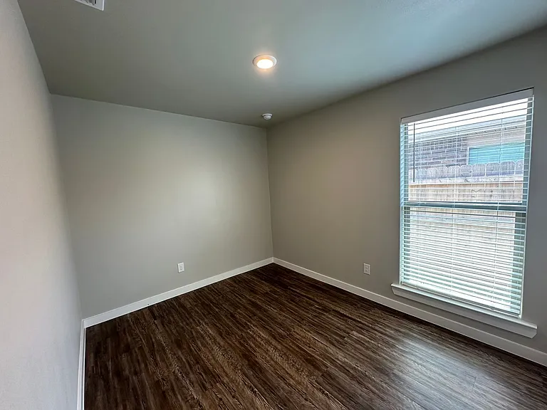 3402 Tiffin Ave — Photo 13
