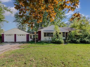 838 S Powell Rd, Essexville, MI