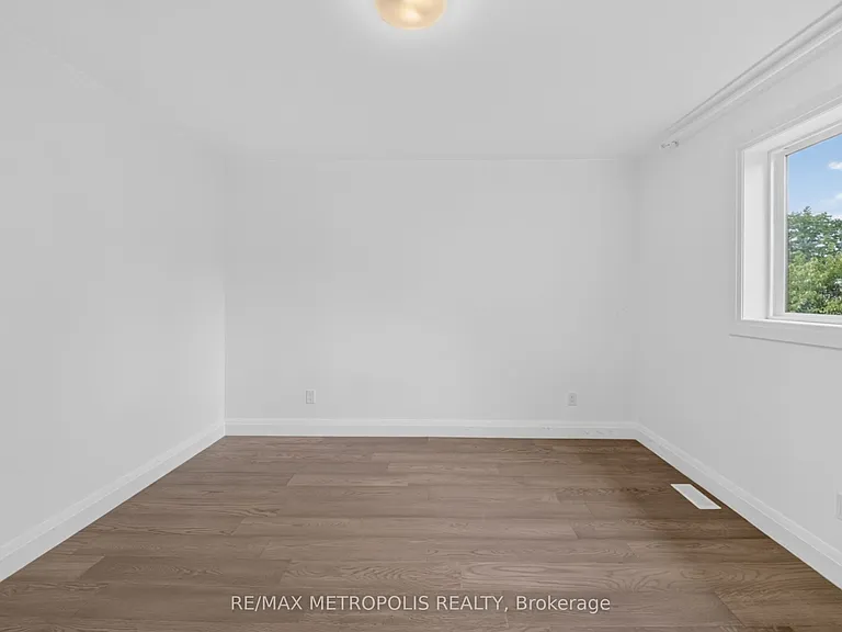 55 Russ St — Photo 11