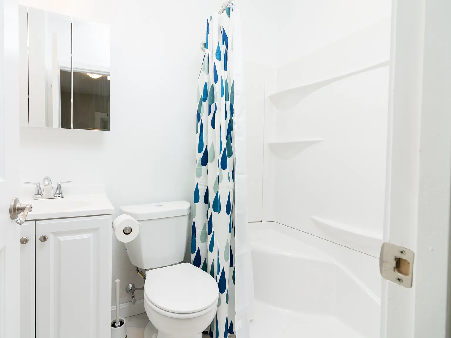 1 bed, 1100 sqft, $1,225 — Photo 2