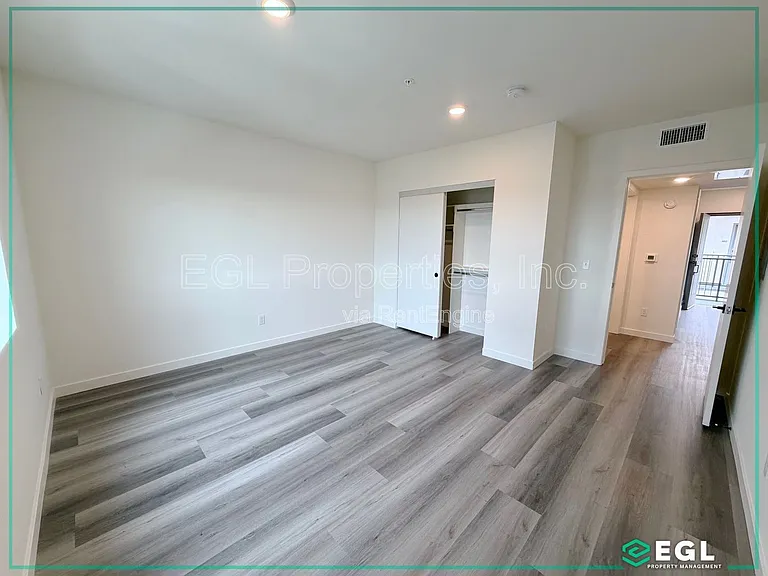 10505 Hawthorne — Photo 11