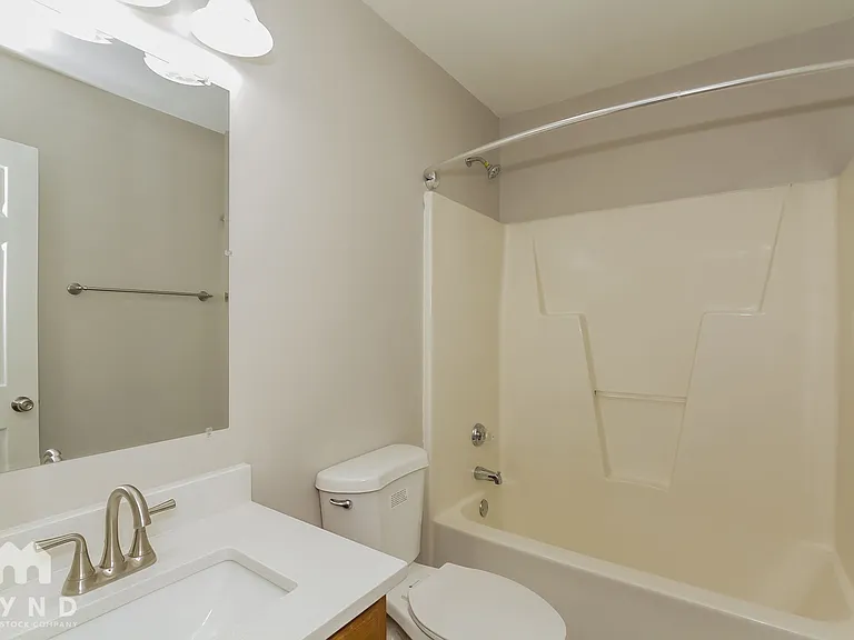 219 Chattaroy Dr — Photo 20