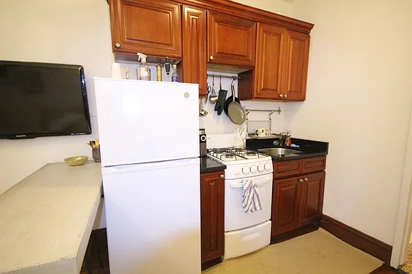Rented by Compass | media 22