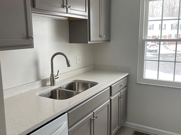 5th image of 329 Bellford Ct