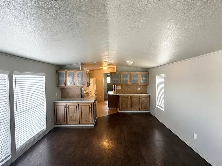 414 S 22nd Ave — Photo 3