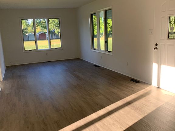 3rd image of 5708 Akron Cleveland Rd #2