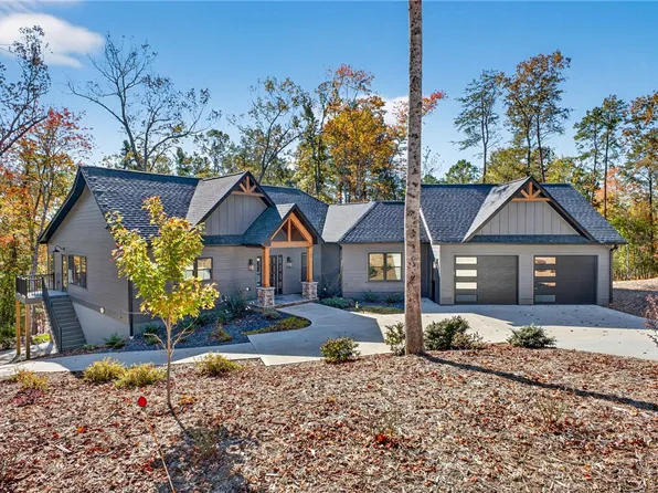 709 Keowee Bay Cir, Salem, SC 29676