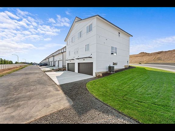 3rd image of 1117 Greenfield Dr #1117