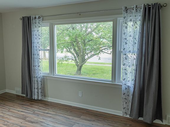 5th image of 3216 Crescent Ave