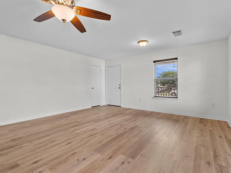 2331 Rue De Lafitte Dr — Photo 8