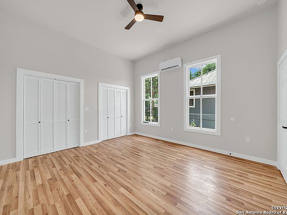 4th image of 418 Atlanta St #102