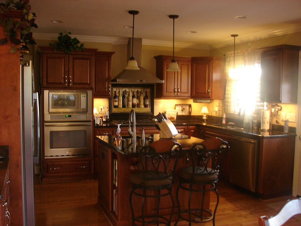 1st image of 310 Yorkshire Dr