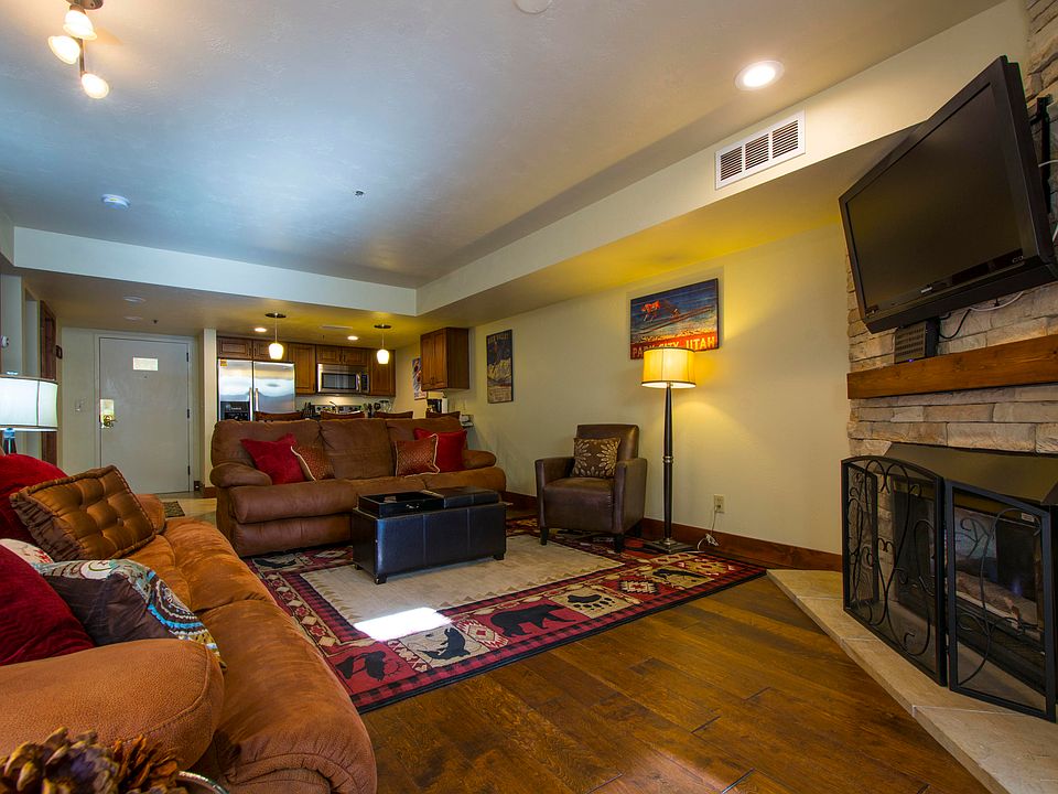 1st image of 1415 Lowell Ave #255