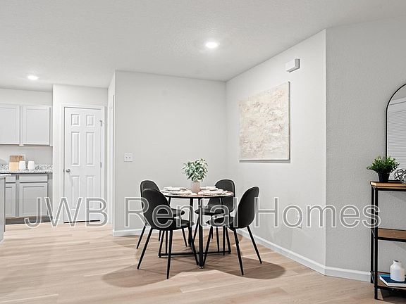 4th image of 2954 Thomas St