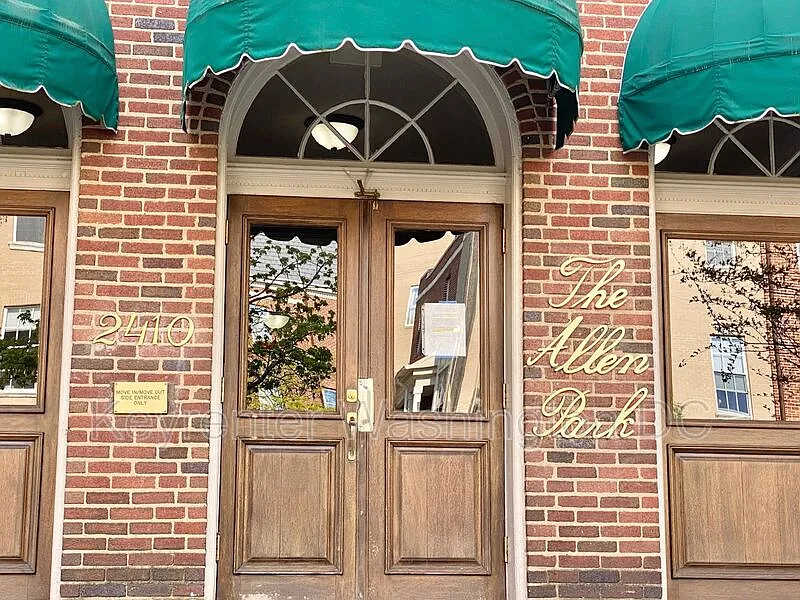 1 bed, 1.0 bath, 576 sqft, $2,200 — Photo 2