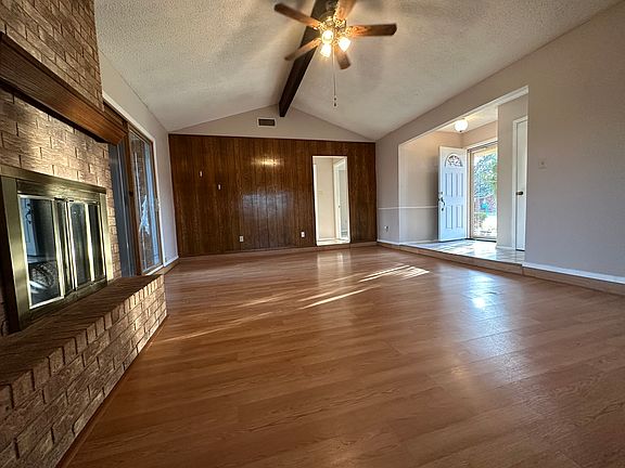 4th image of 2233 Rexie Cir
