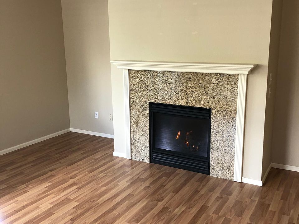 1st image of 537 225th Ln NE Unit C106