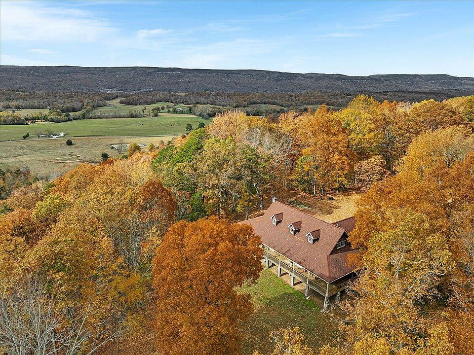 1st image of 304 Sweatt Rd