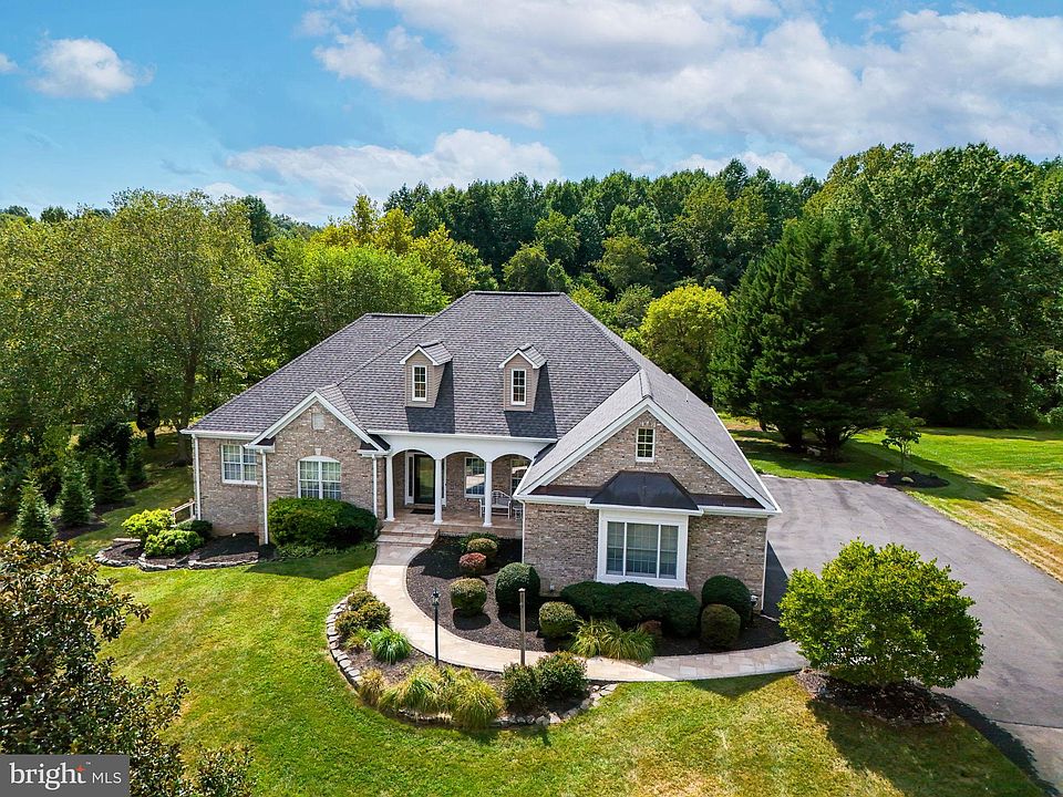 1st image of 17492 Berkshire Dr
