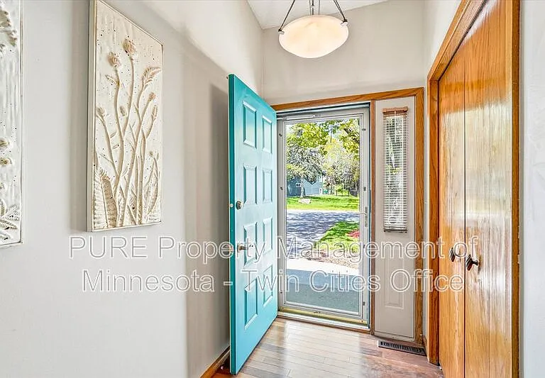 10247 Nottingham Trl — Photo 3