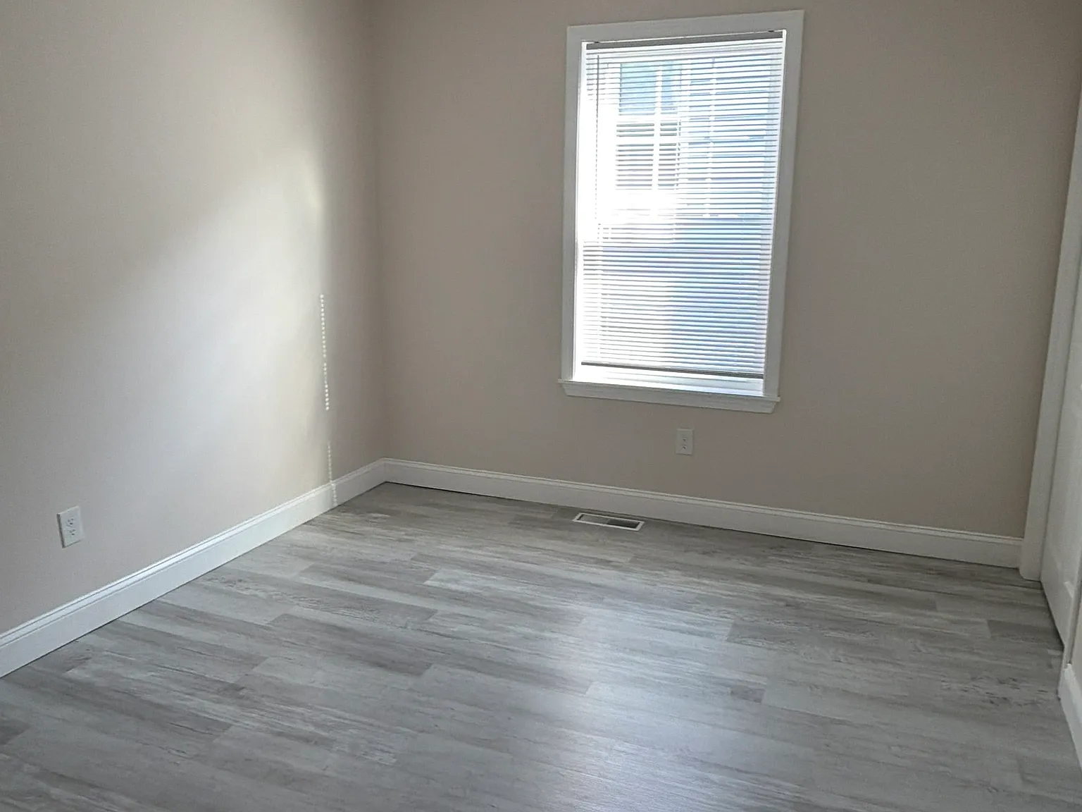 3 bed, 1100 sqft, $2,750 — Photo 4