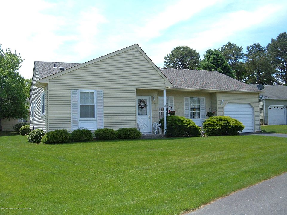1st image of 45 Easton Dr #61