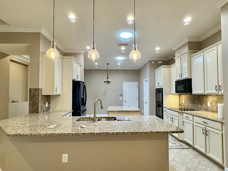 7153 Peregrina Loop — Photo 4