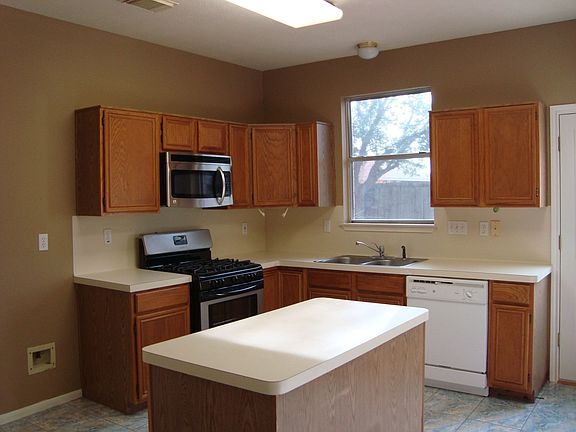 5th image of 4739 Widerop Ln