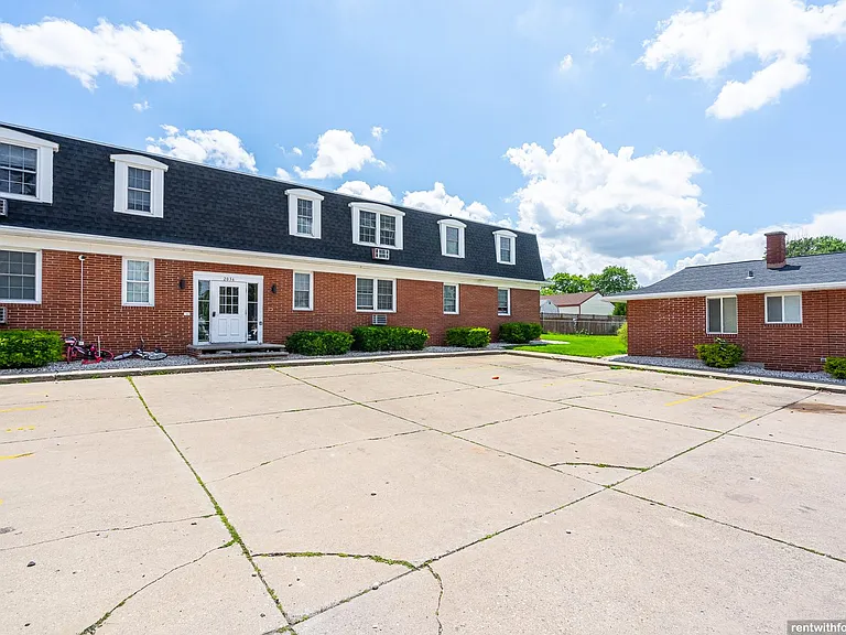 2032 Preble Ave. — Photo 12