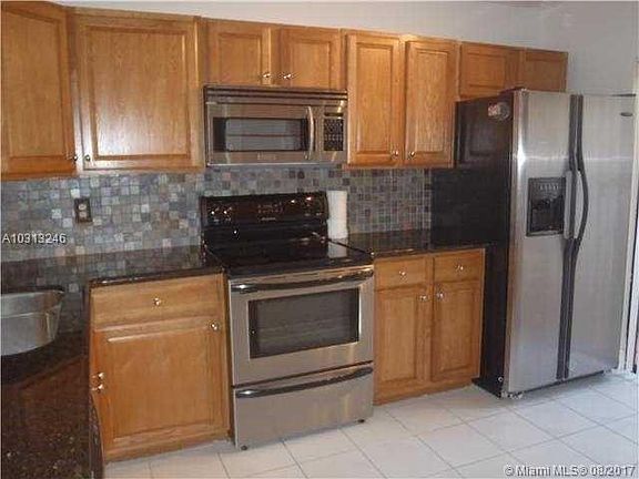 4th image of 3631 Carambola Cir N