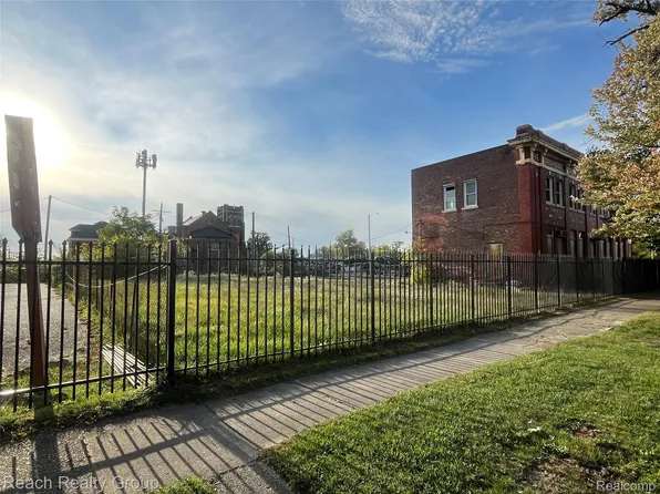 3537 Cadillac Blvd, Detroit, MI 48214