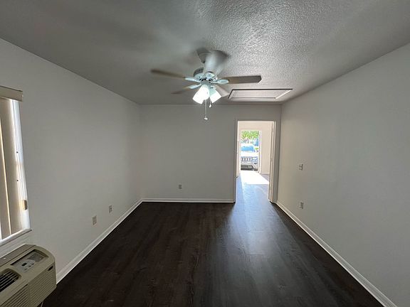 5th image of 833 Caribbean Dr #B