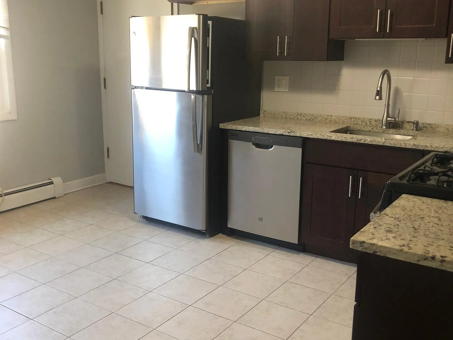 1479 Ashland Ave — Photo 3