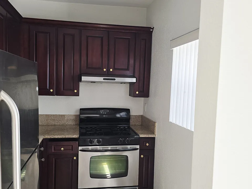 2230 E Ocean Blvd #4