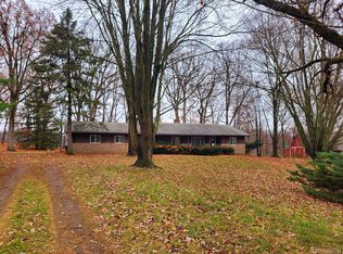 3438 Golf Club Rd, Howell, MI 48843