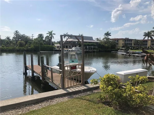 1085 Sandpiper ST, NAPLES, FL 34102