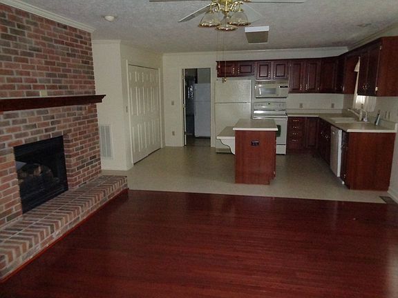 2nd image of 400 Fern Creek Ln