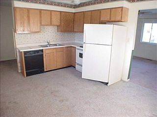 2nd image of 105 Stanley St