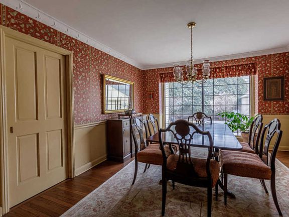 3rd image of 6158 N Berkeley Blvd