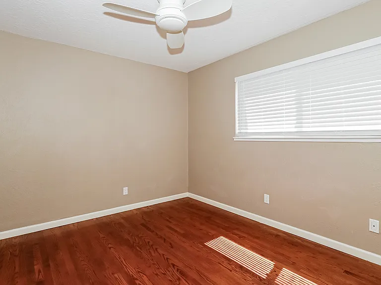 635 Pilgrim Dr — Photo 14