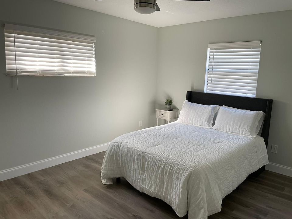 1st image of 802 Gregory Ln