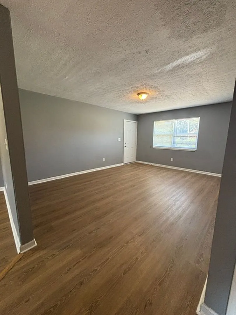 433 Wood Creek Dr. — Photo 3