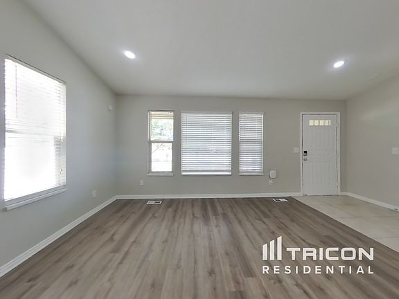4th image of 4917 W Berry Creek Dr