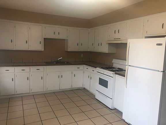 2nd image of 1004 Park St #10906566