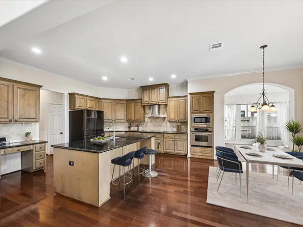 8707 Crossriver Ln, Houston, TX 77095