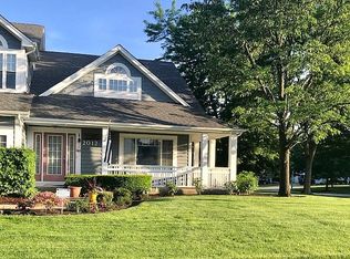 2012 Snow Creek Rd, Naperville, IL 60564