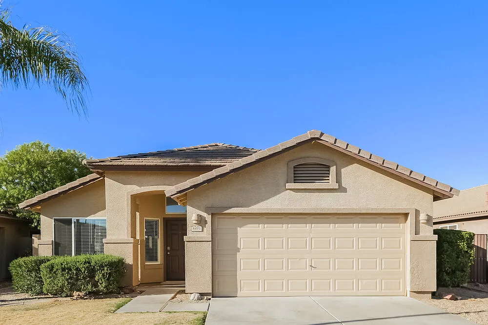 4 bed, 2.0 bath, 1685 sqft, $2,255 — Photo 1