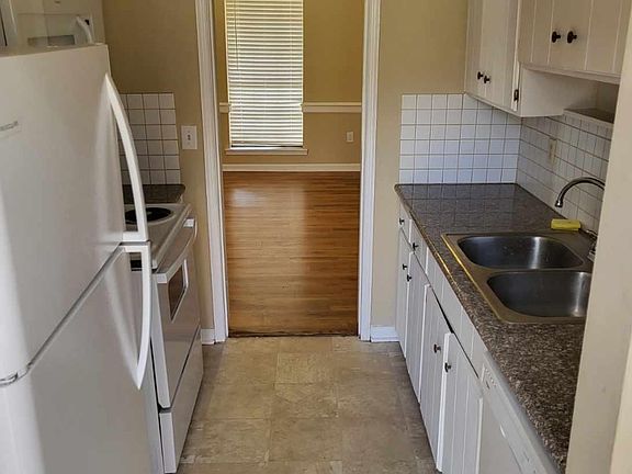 4th image of 212 Hilda Dr