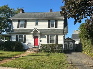 56 Pleasant St, Danbury, CT 06810